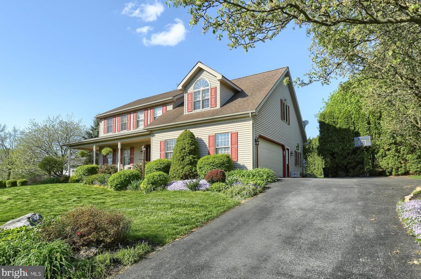 99 Norway Ln, Lebanon, PA 17042