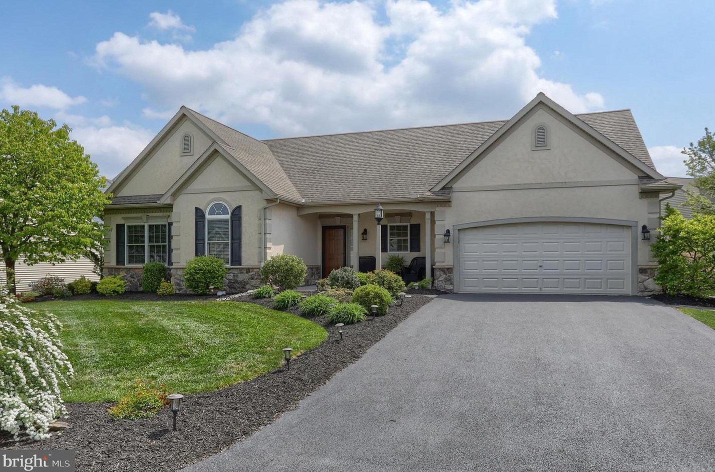 846 Water Edge Ct, Lebanon, PA 17046-2157