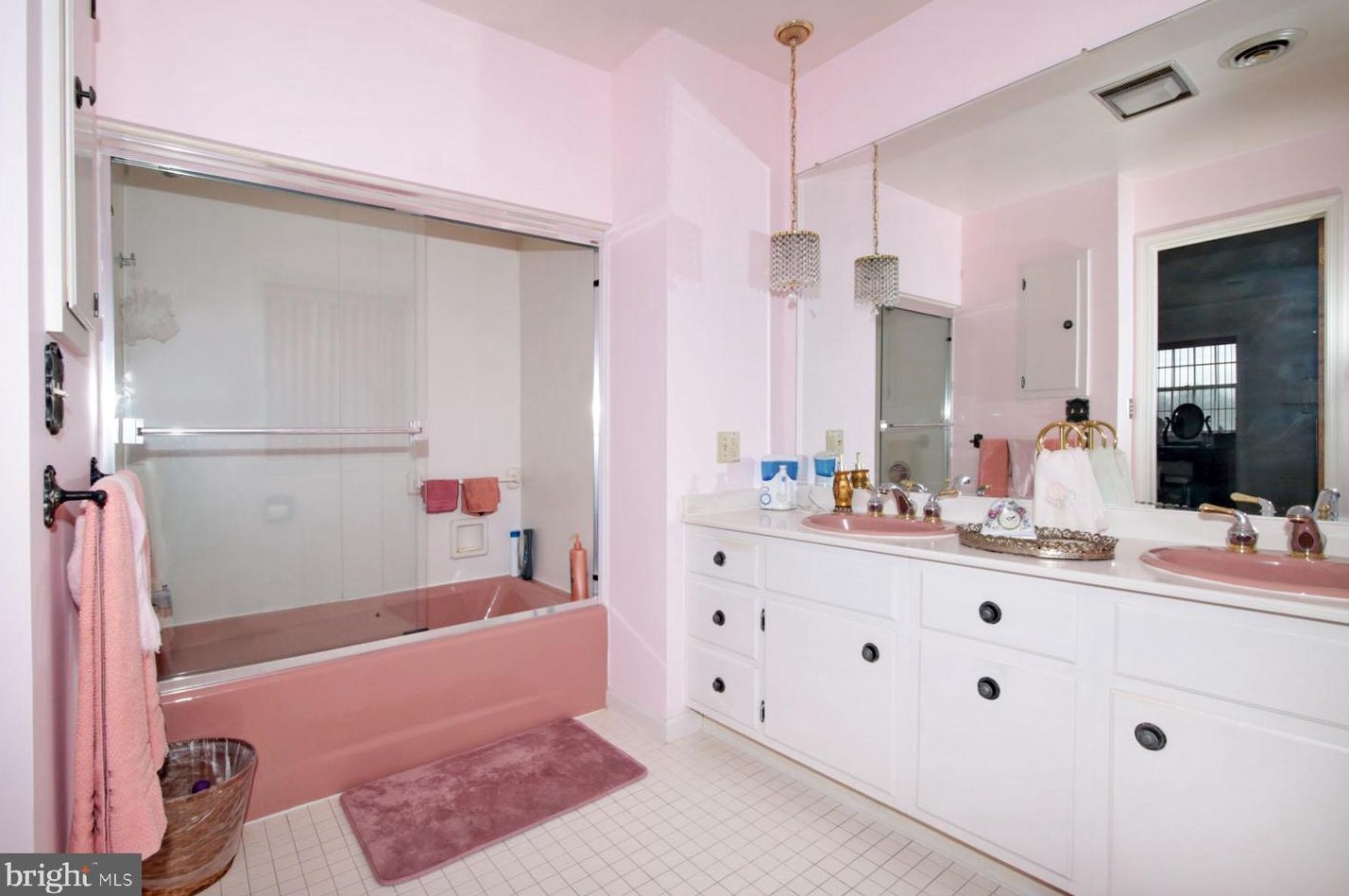 836 Tudor Ln, Lebanon PA  17042-6406 exterior