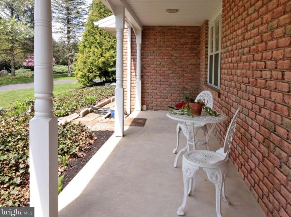 836 Tudor Ln, Lebanon PA  17042-6406 exterior