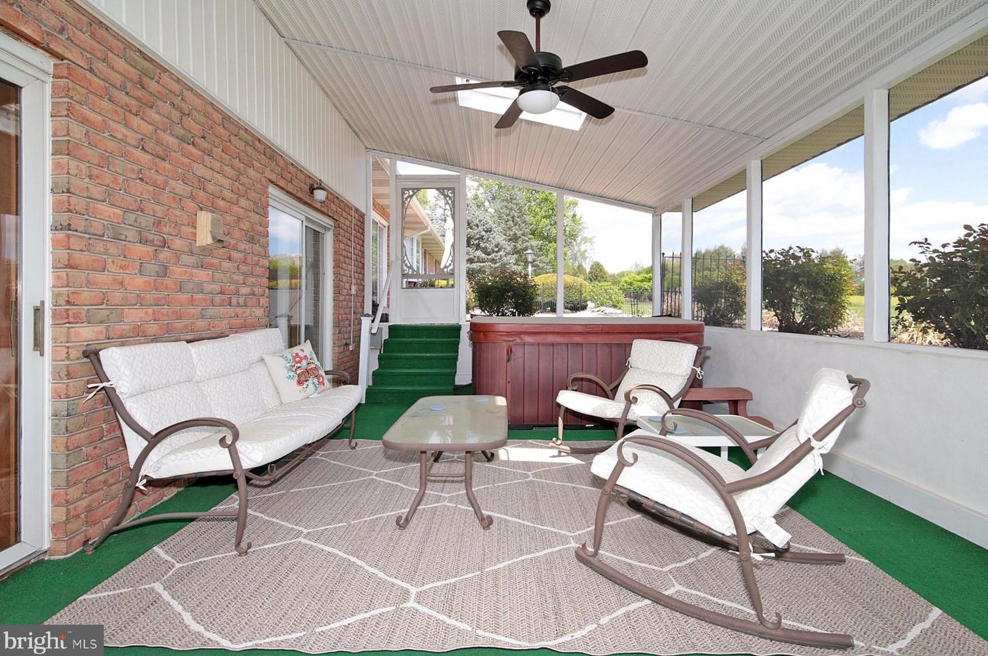 836 Tudor Ln, Lebanon PA  17042-6406 exterior