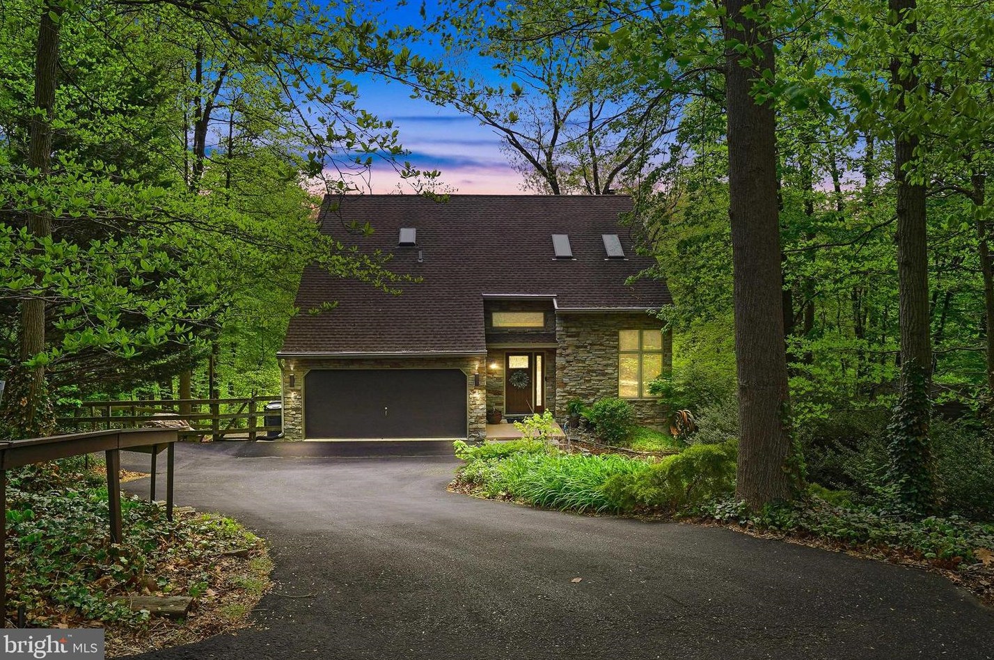 151 Timber Ln, Lebanon PA  17042-8976 exterior