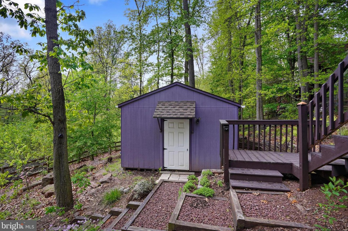 151 Timber Ln, Lebanon PA  17042-8976 exterior