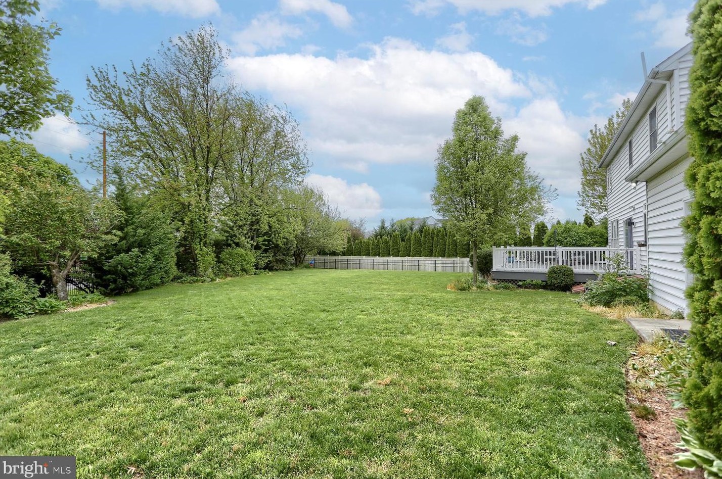 15 Augusta Dr, Bellegrove PA  17003-8609 exterior