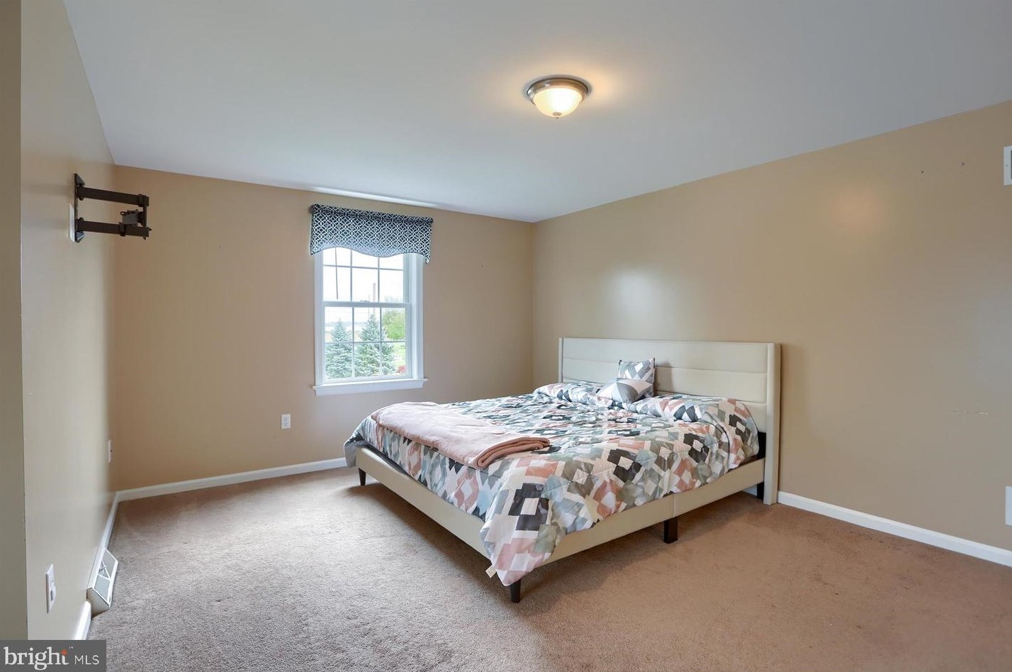 15 Augusta Dr, Bellegrove PA  17003-8609 exterior