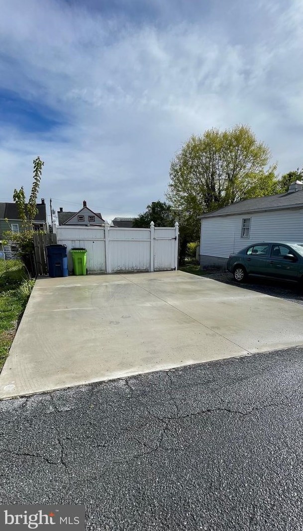 537 Maple St, Lebanon PA 17046-2221 exterior