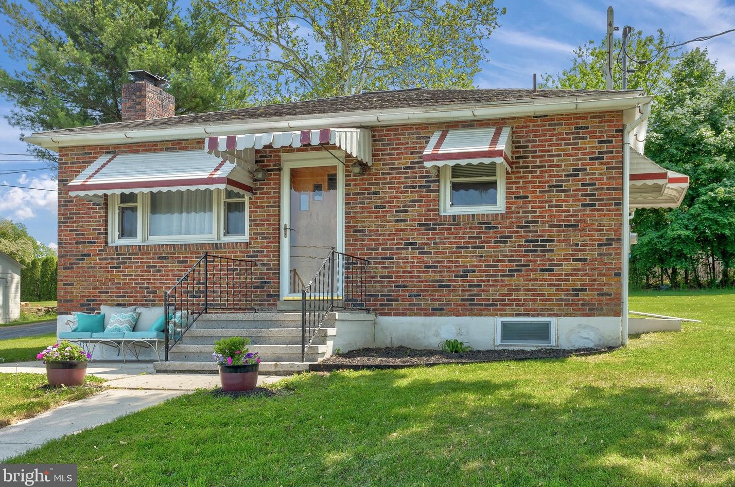 2412 Long Ln, Lebanon, PA 17046