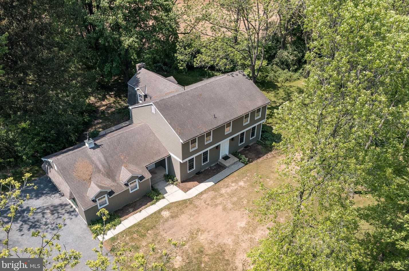 51 Walden Rd, Lebanon, PA 17042-4141