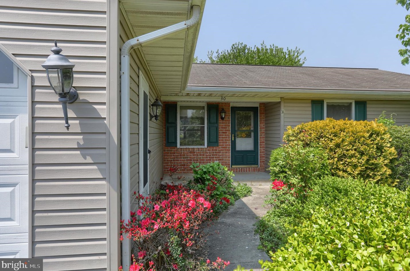 30 Village Dr, Stricklerstown, PA 17073-9026