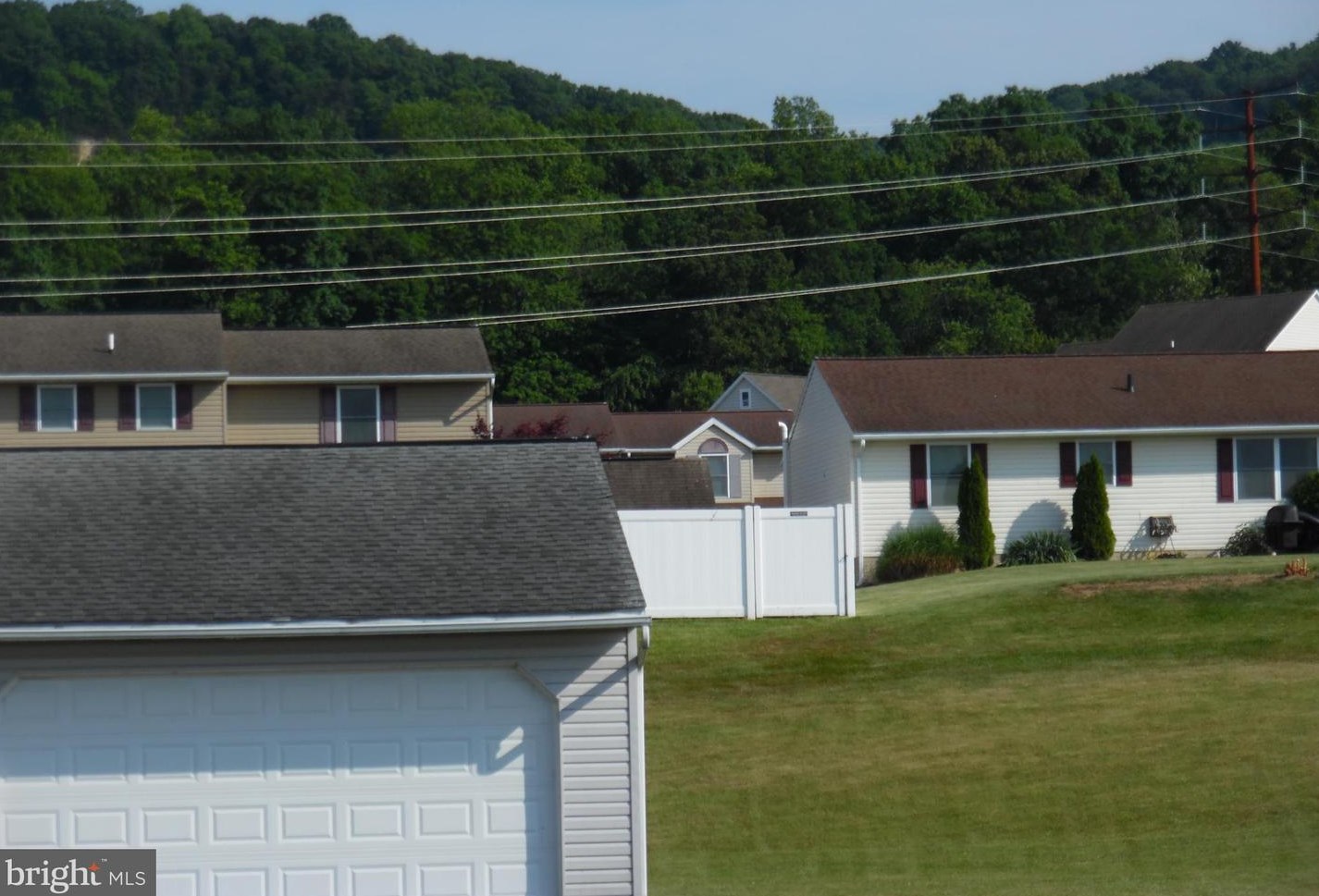 13 Overlook Ln, Stricklerstown, PA 17073-9056