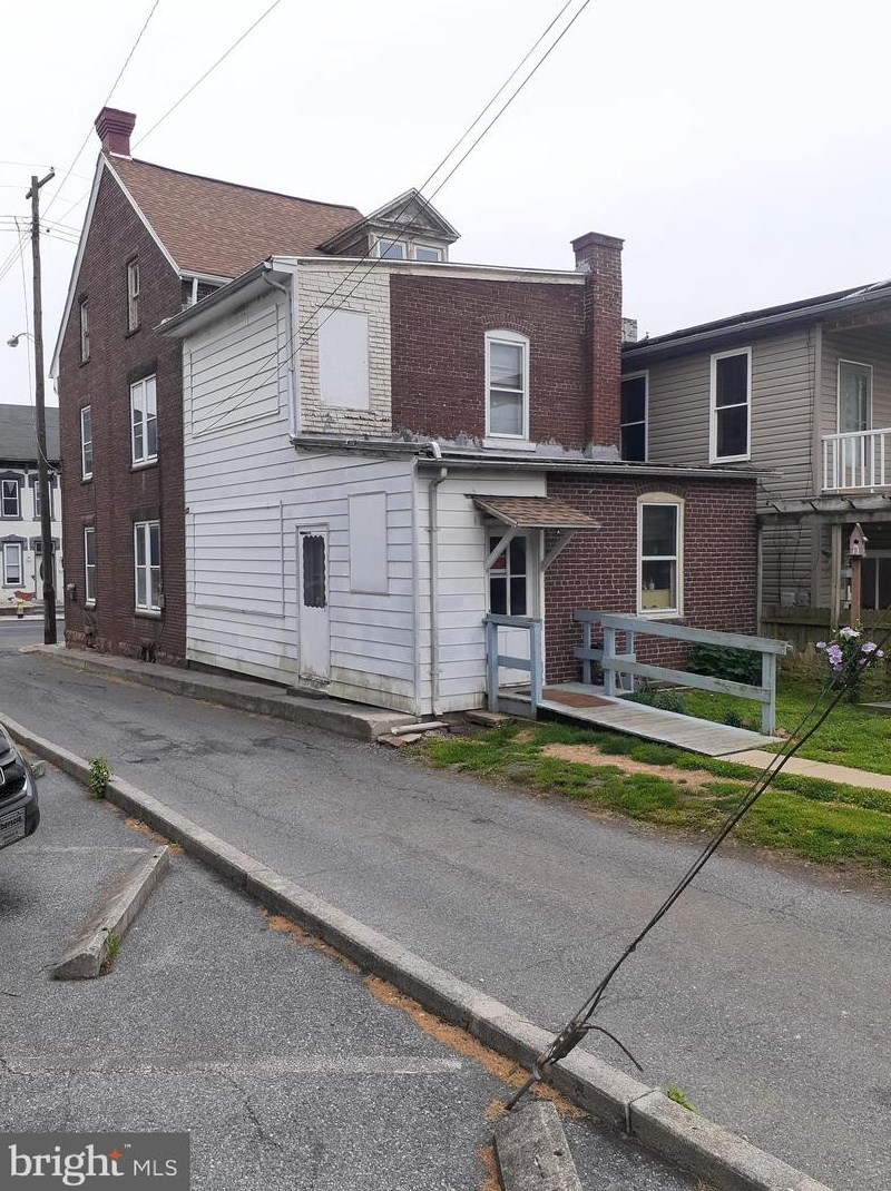 521 10th St, Lebanon, PA 17042-6607