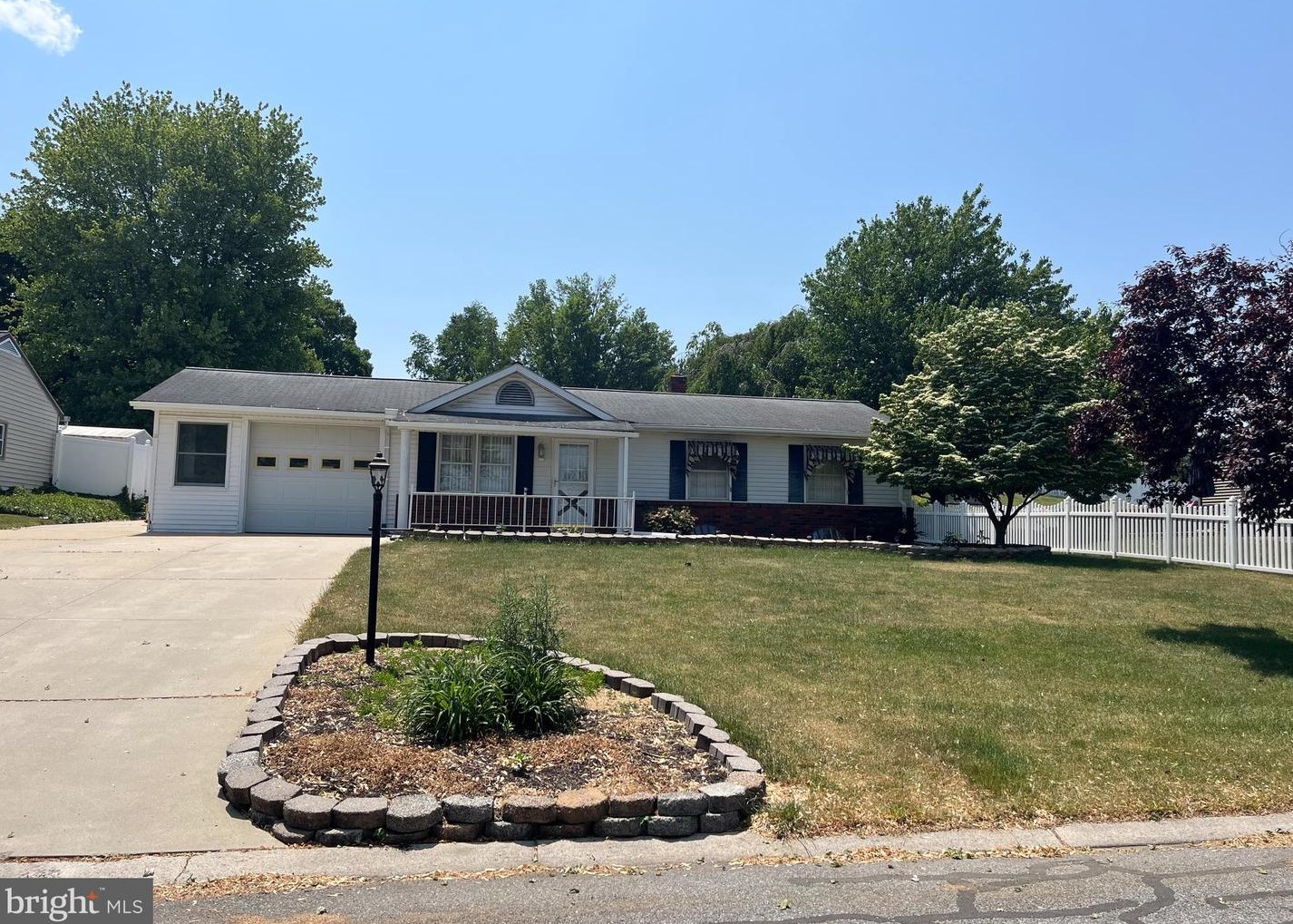 2178 Cloverfield Dr, Lebanon, PA 17046-1803