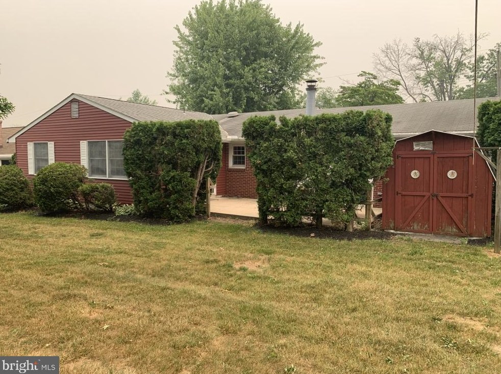 209 Adam Dr, Lebanon, PA 17042-7821