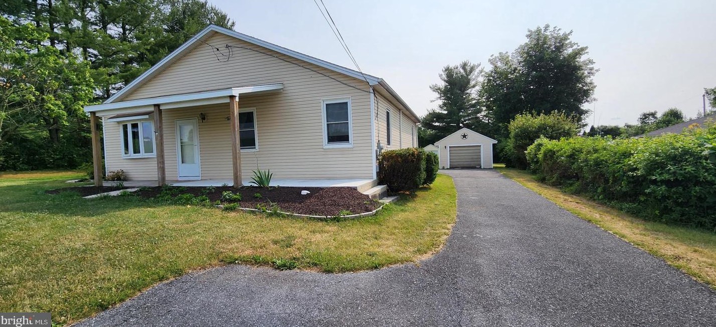 153 Mountville Dr, Lebanon, PA 17046-9369