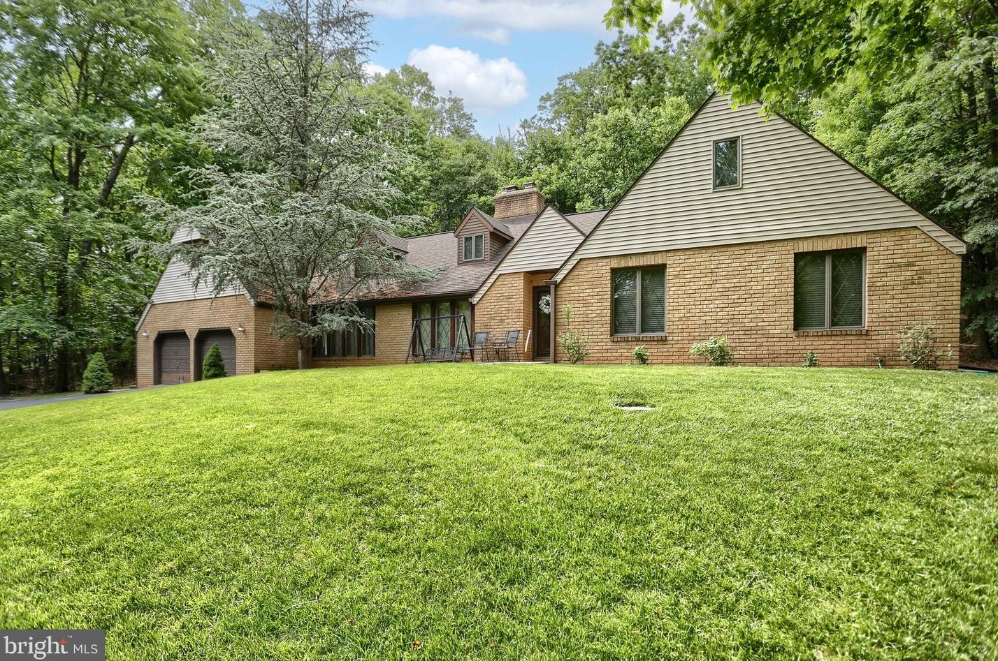 1706 Hickory Dr, Lebanon, PA 17042