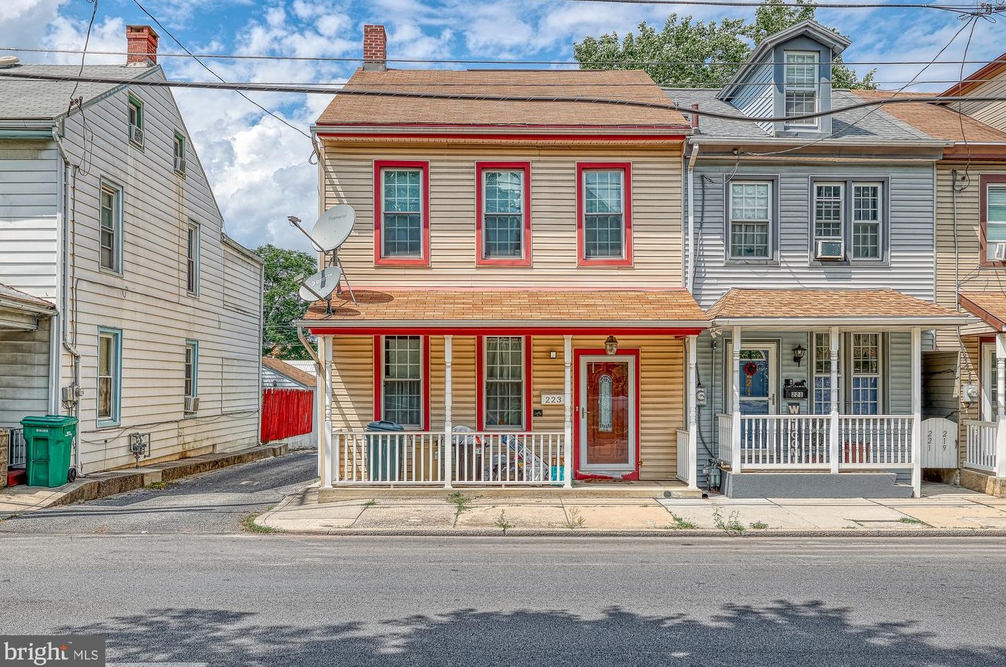 223 Walnut St, Lebanon, PA 17042-6172