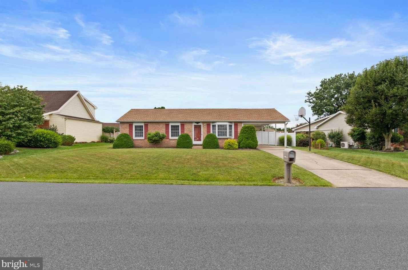 1311 Jill Ann Dr, Lebanon, PA 17042-8838
