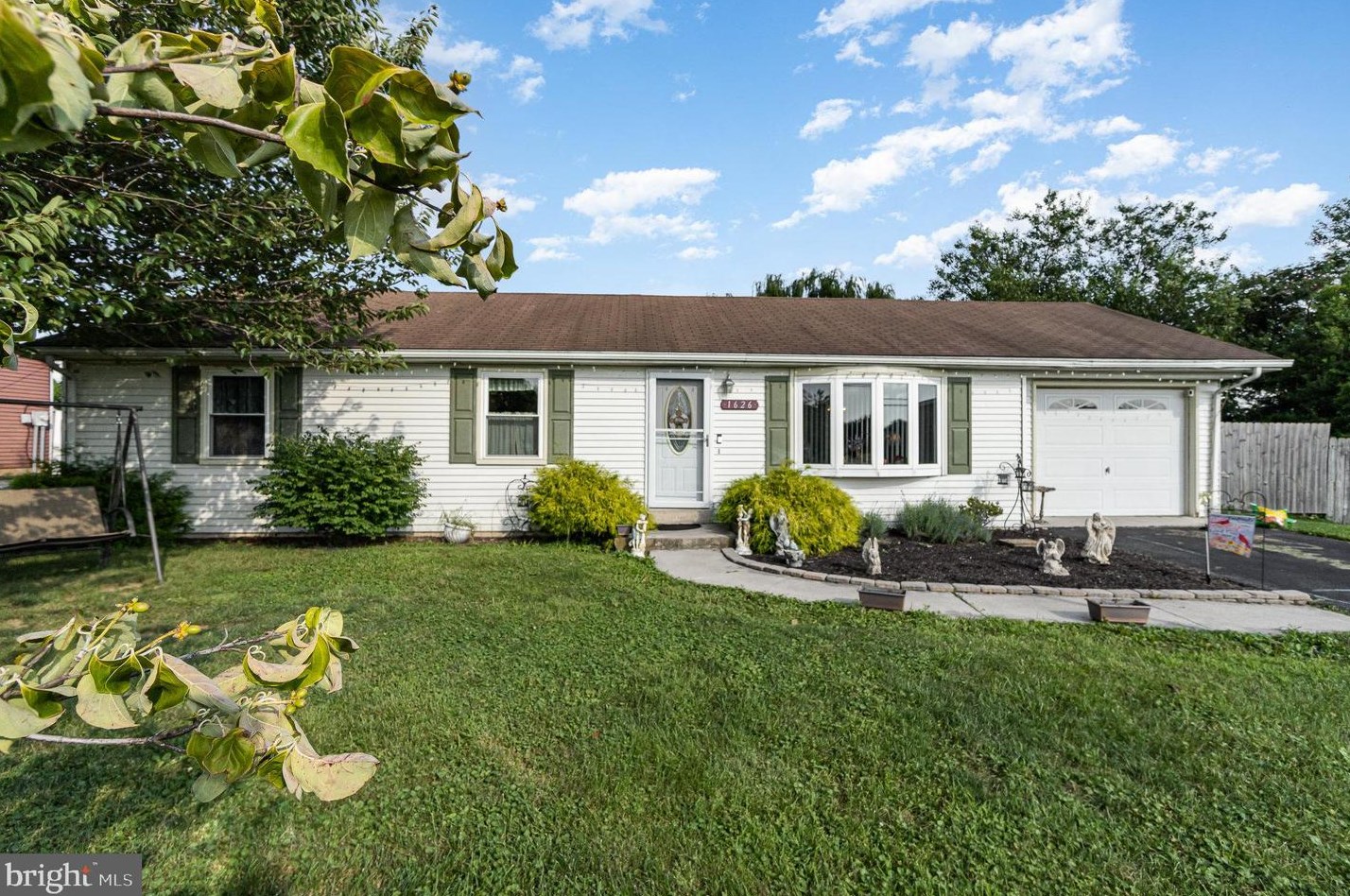1626 Greenwood Dr, Lebanon, PA 17046