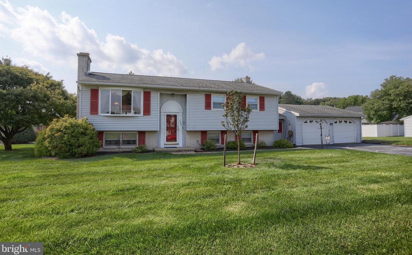 1557 Sholly Ave, Lebanon, PA 17046