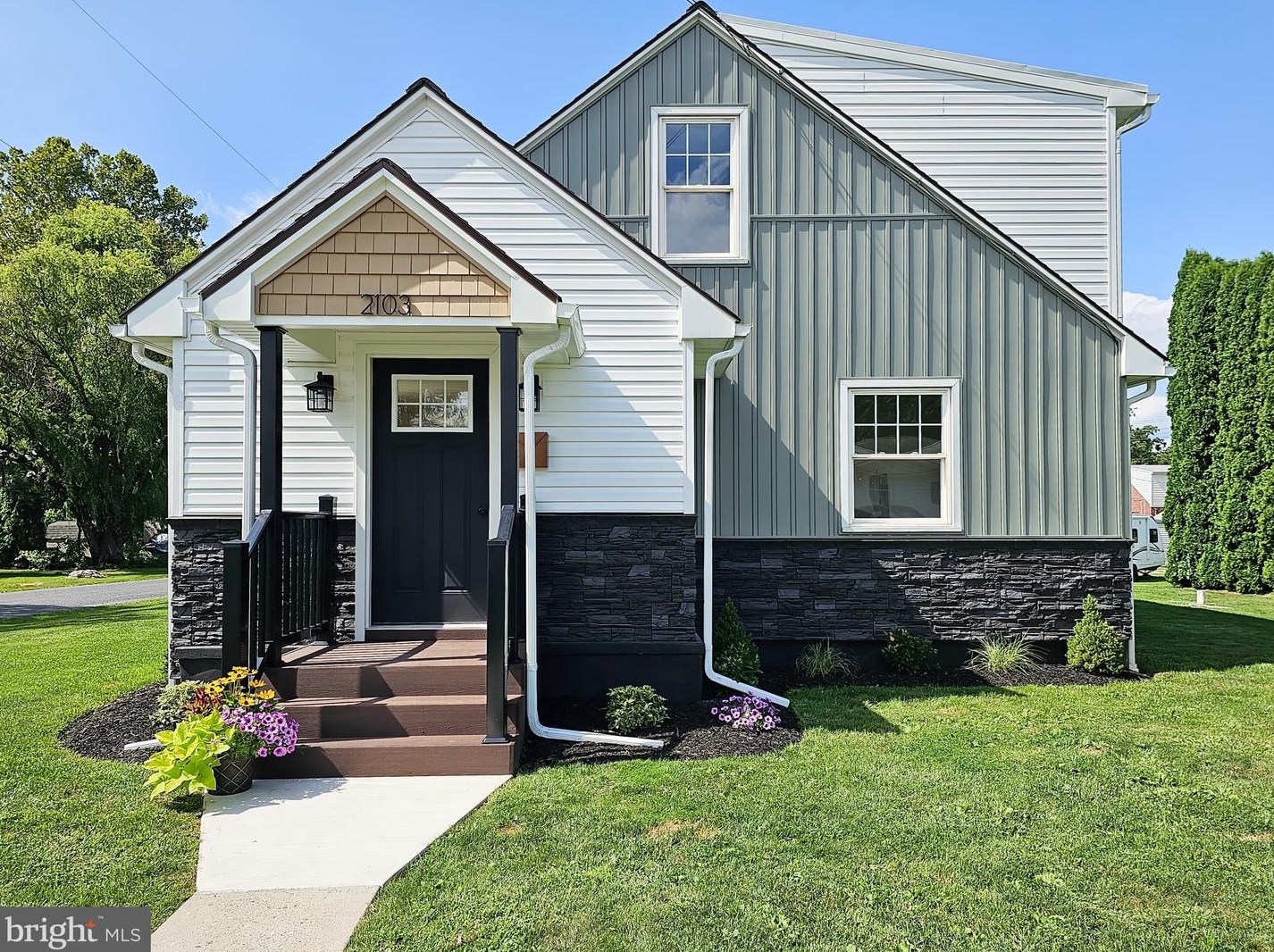 2103 Pennsylvania Ave, Lebanon, PA 17042-8349