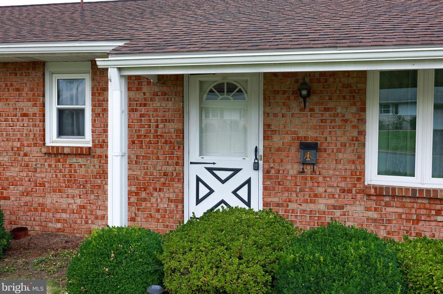 731 Suzanne Dr, Lebanon, PA 17046-8269