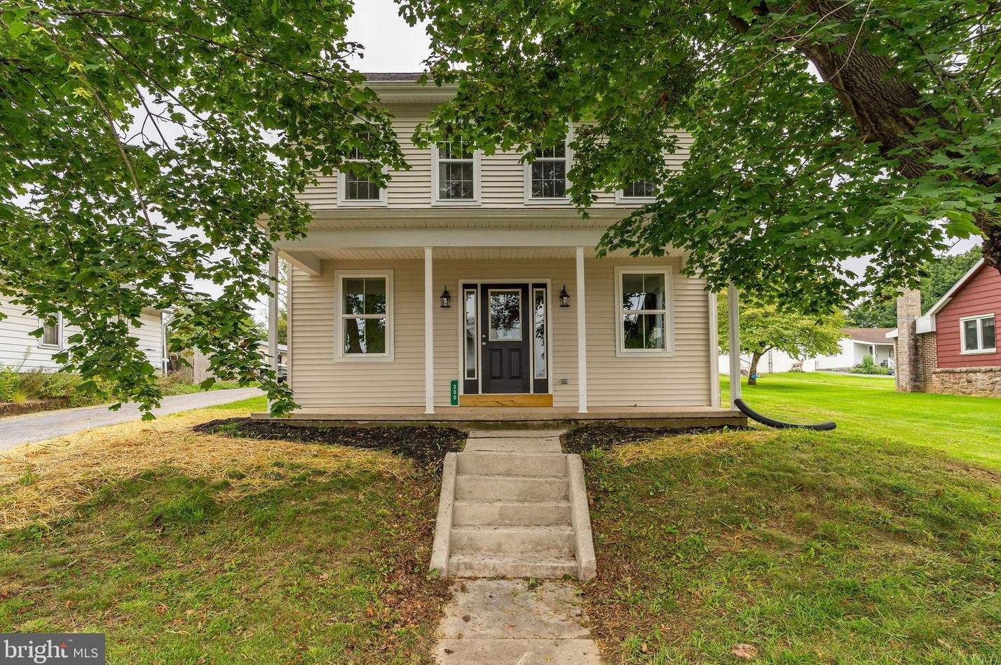 300 W Main St, Stricklerstown, PA 17073