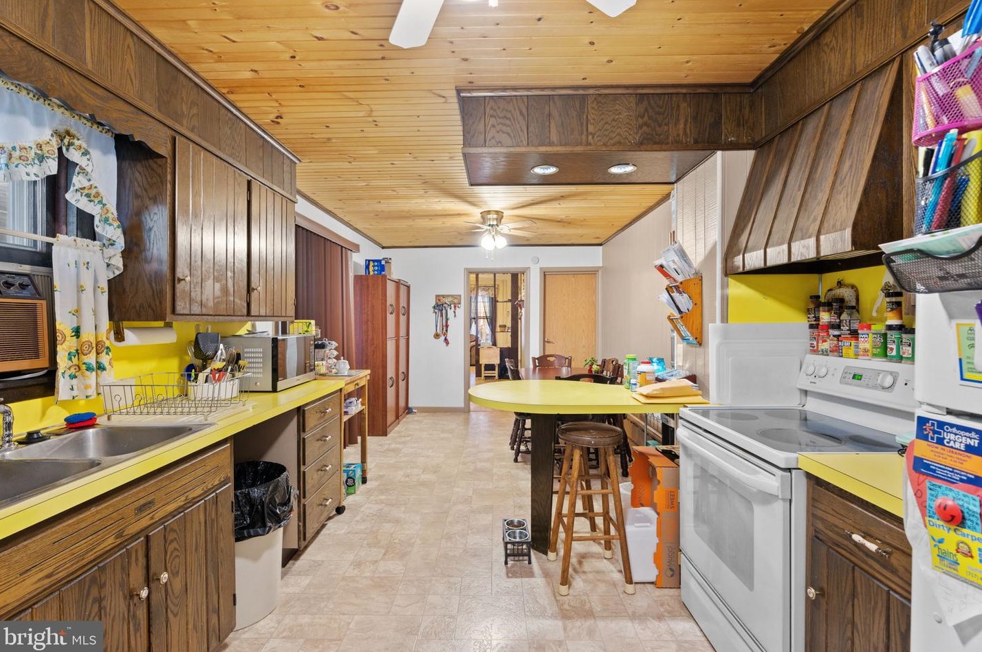 1823 Ctr St, Lebanon PA 17042-4447 exterior