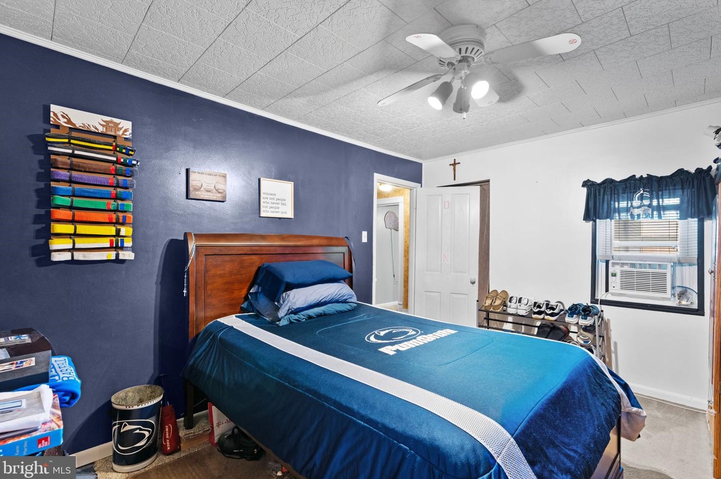 1823 Ctr St, Lebanon PA 17042-4447 exterior