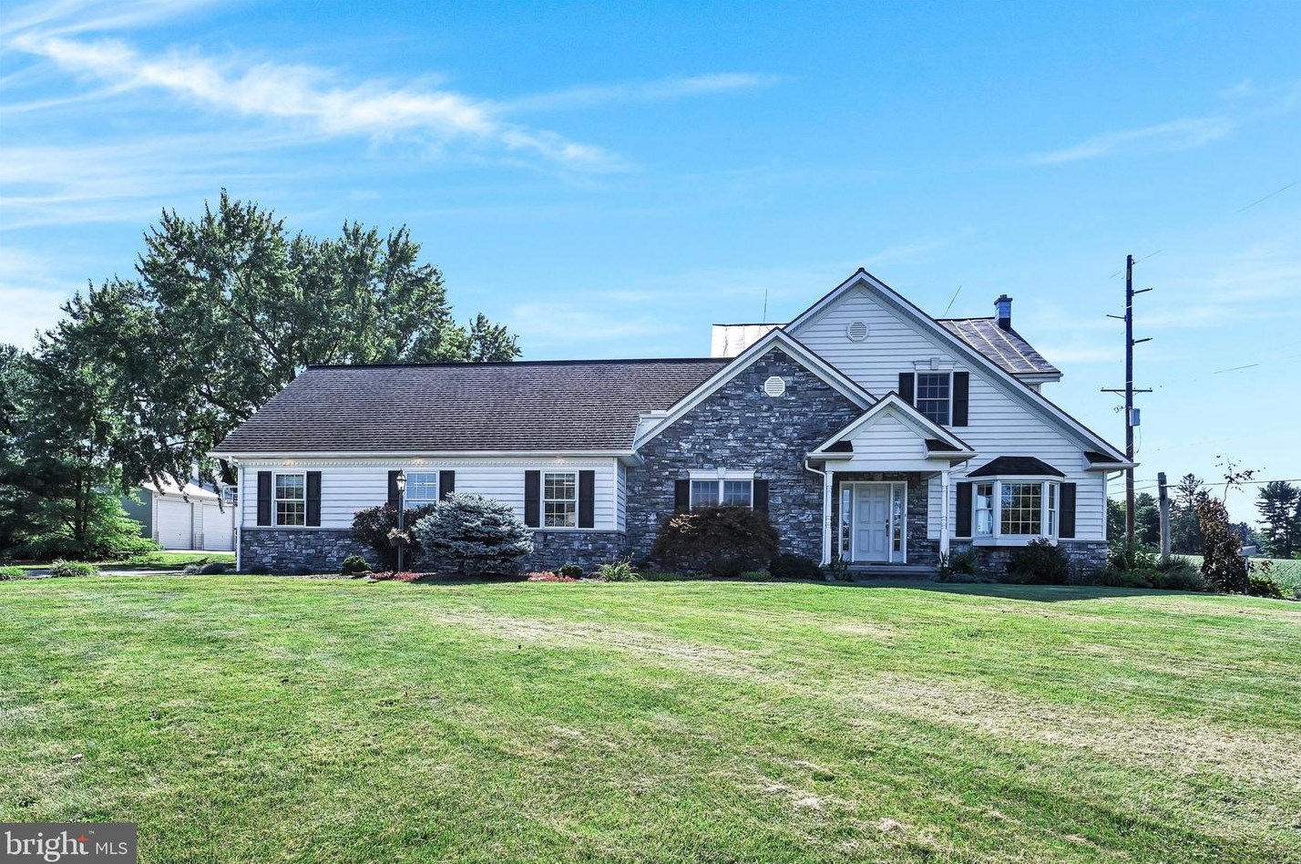 328 Fonderwhite Rd, Lebanon, PA 17042-7933
