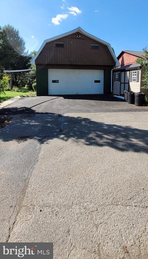 8 Zinns Mill Rd, Lebanon, PA 17042-9550