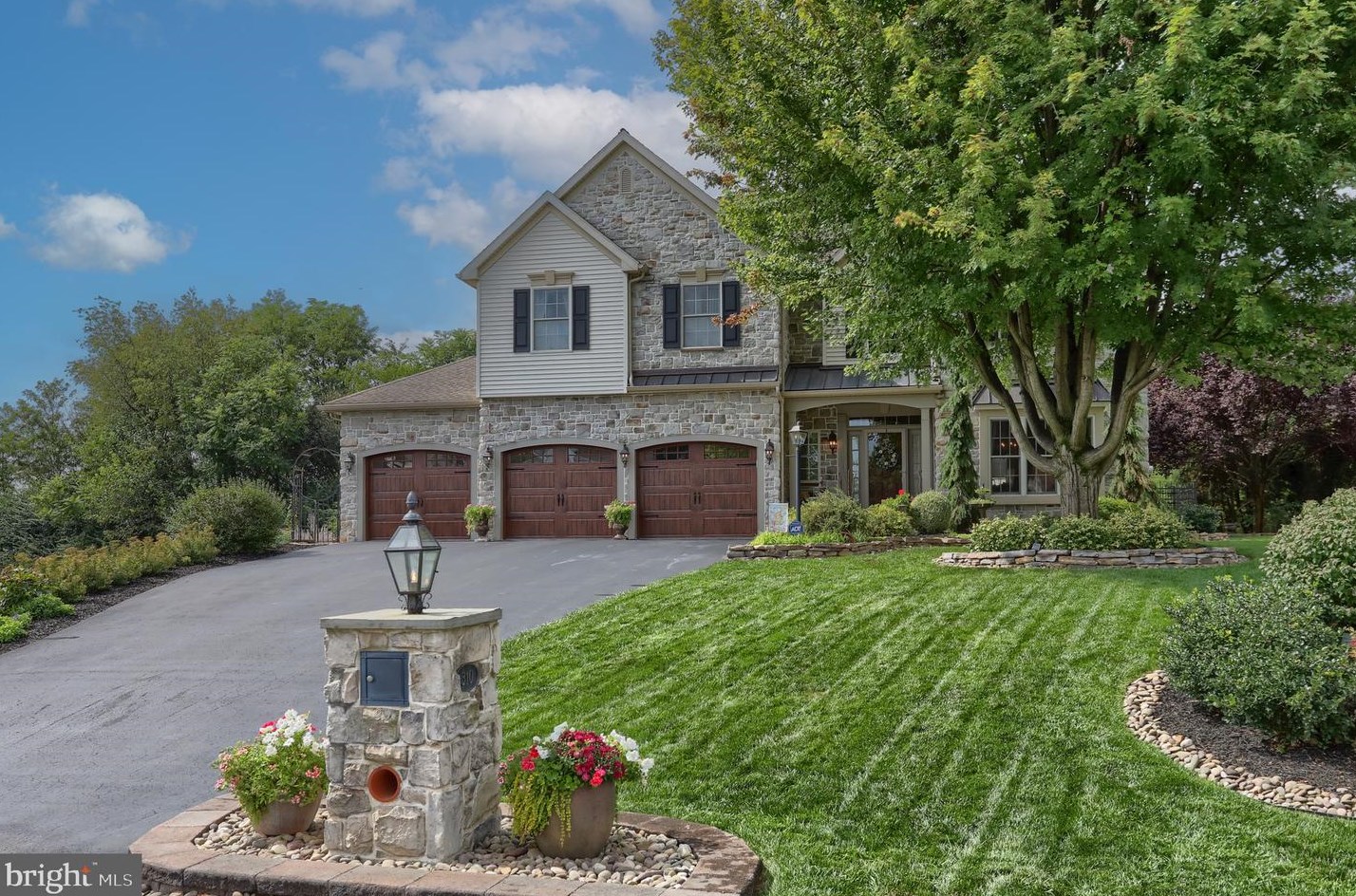 310 Ramblewood Ln, Lebanon, PA 17042-9407