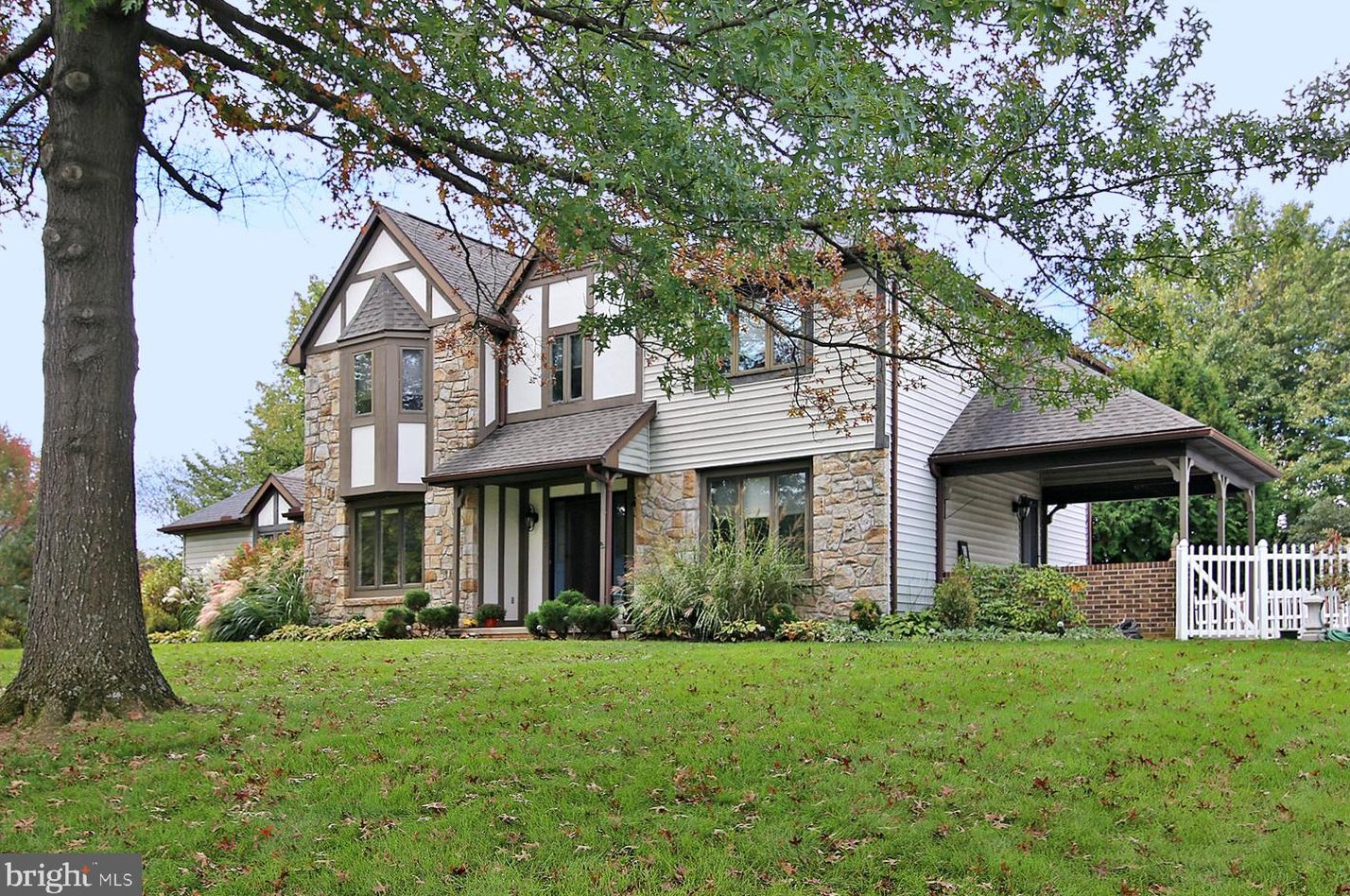 87 Walden Rd, Lebanon, PA 17042-4141