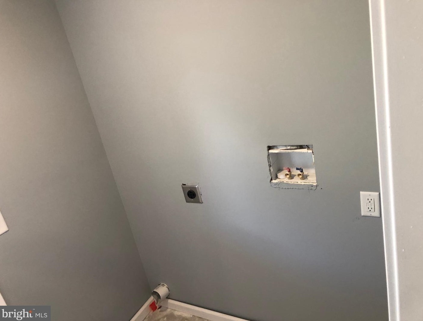 81 E Main St, Stricklerstown, PA 17073