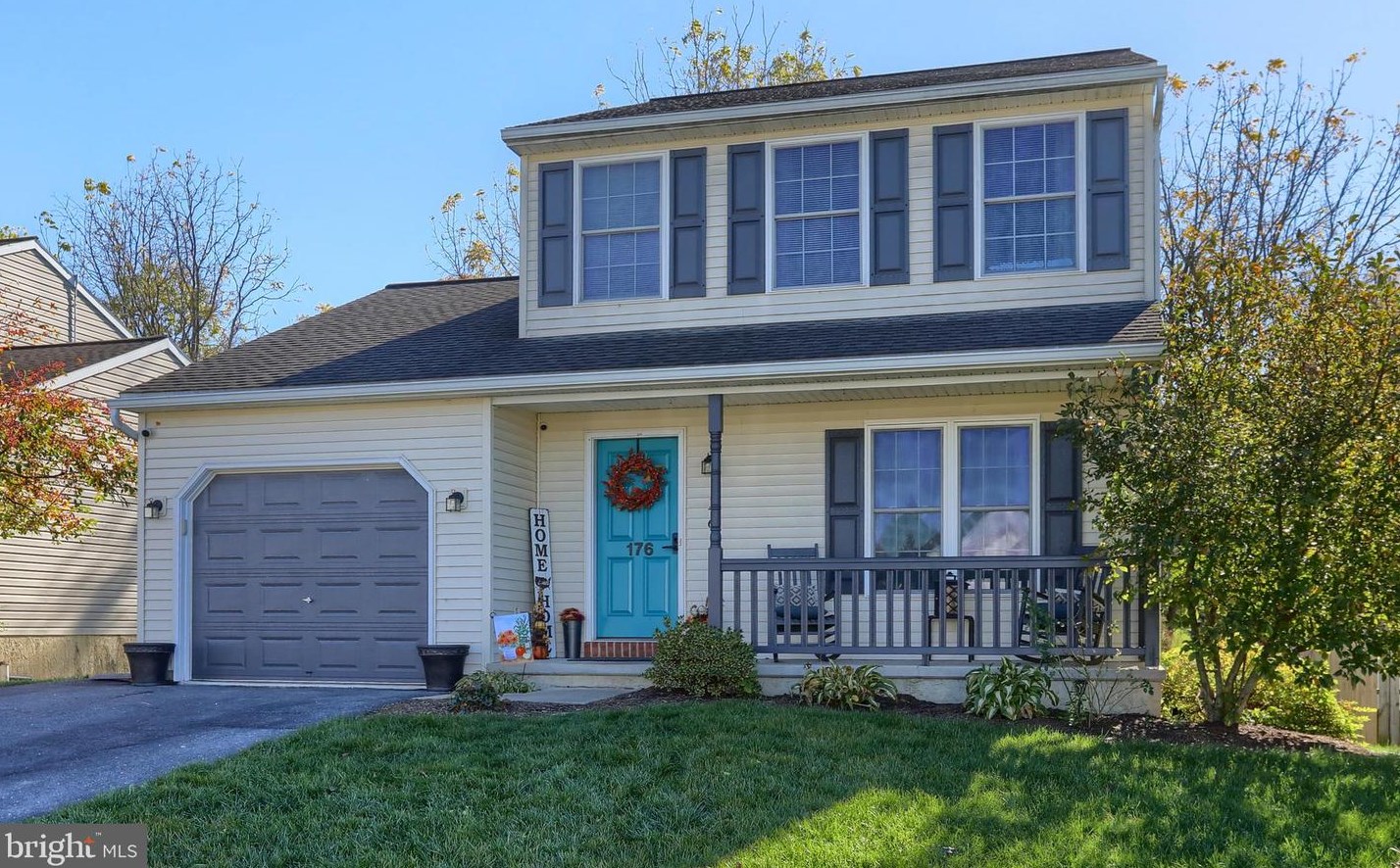 176 Twin Creeks Dr, Bordnersville, PA 17038-8319