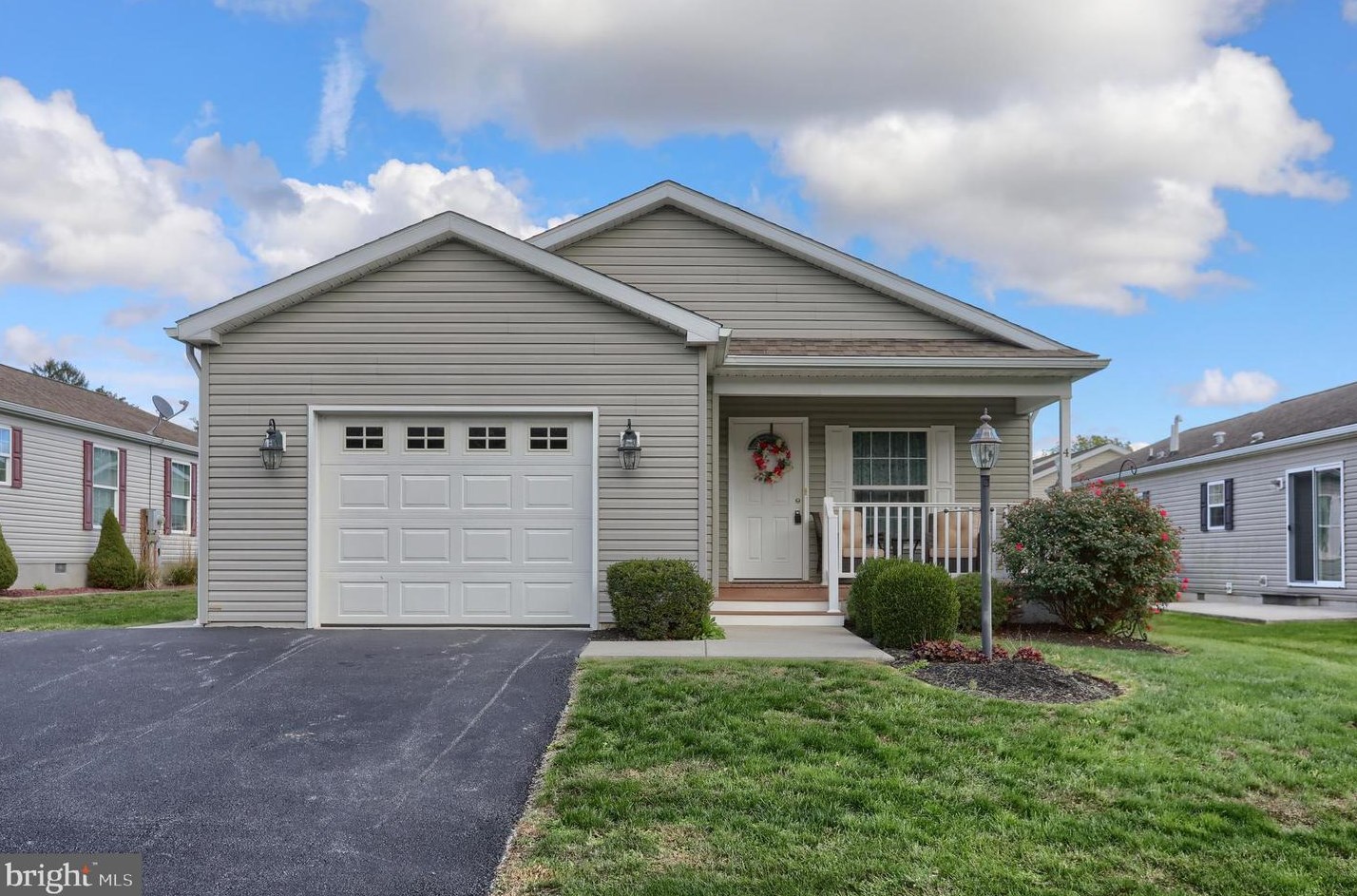 4 Millard Dr, Bellegrove, PA 17003