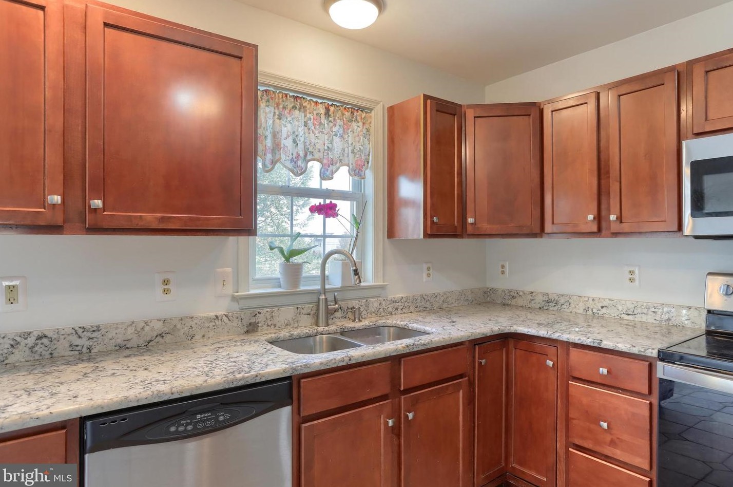 1350 Juniper St, Lebanon PA  17042-6432 exterior