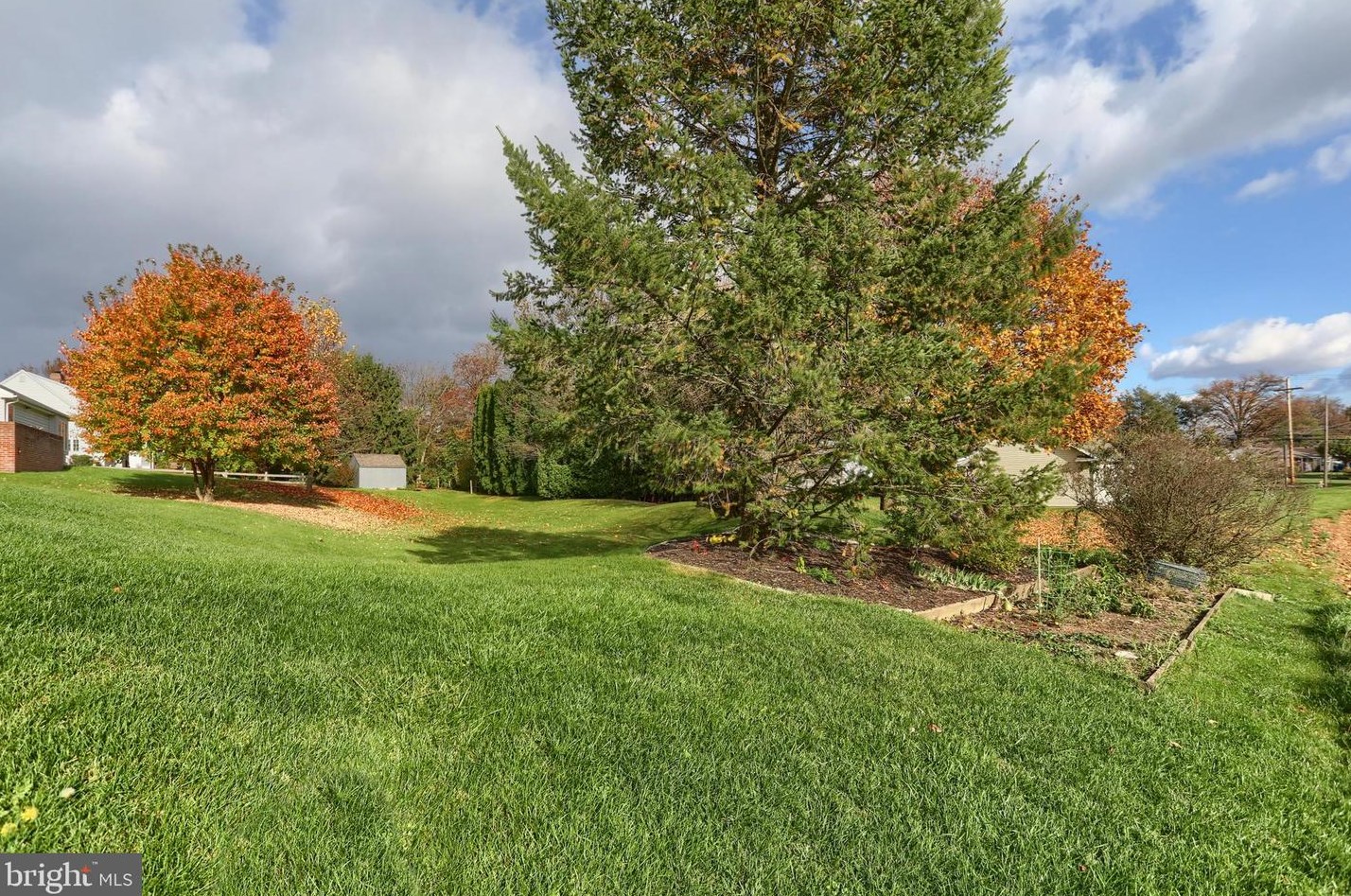 1350 Juniper St, Lebanon PA  17042-6432 exterior
