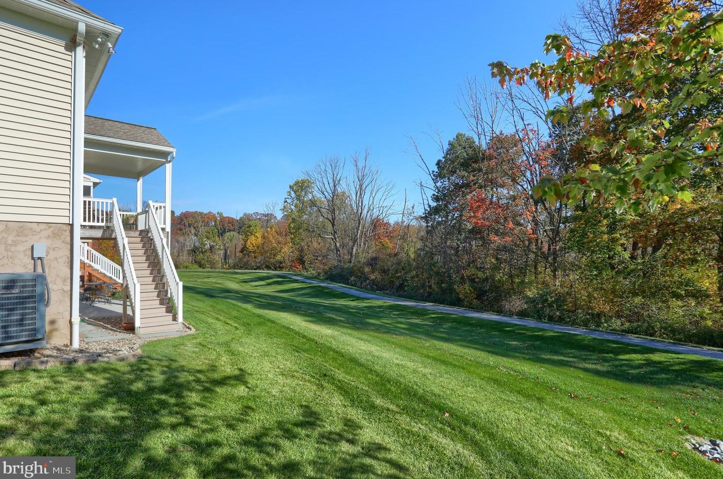1023 English Dr, Lebanon PA  17042-9267 exterior