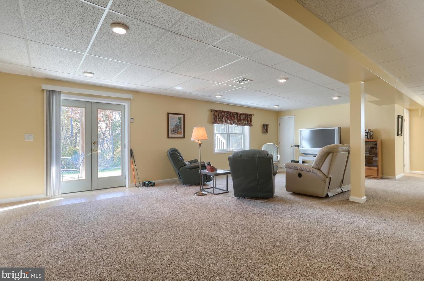 1023 English Dr, Lebanon PA  17042-9267 exterior