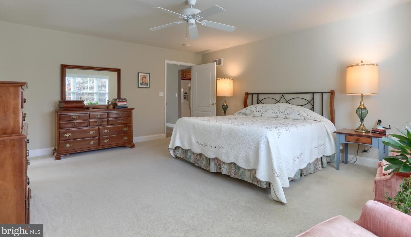 1023 English Dr, Lebanon PA  17042-9267 exterior
