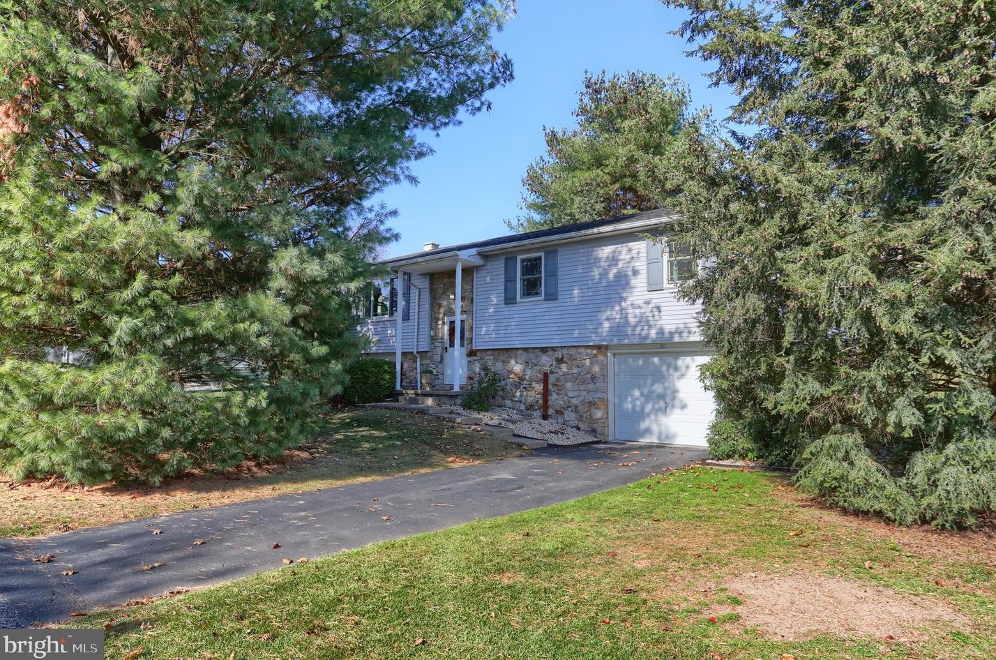 26 Middle Ave, Bordnersville PA  17038-8912 exterior