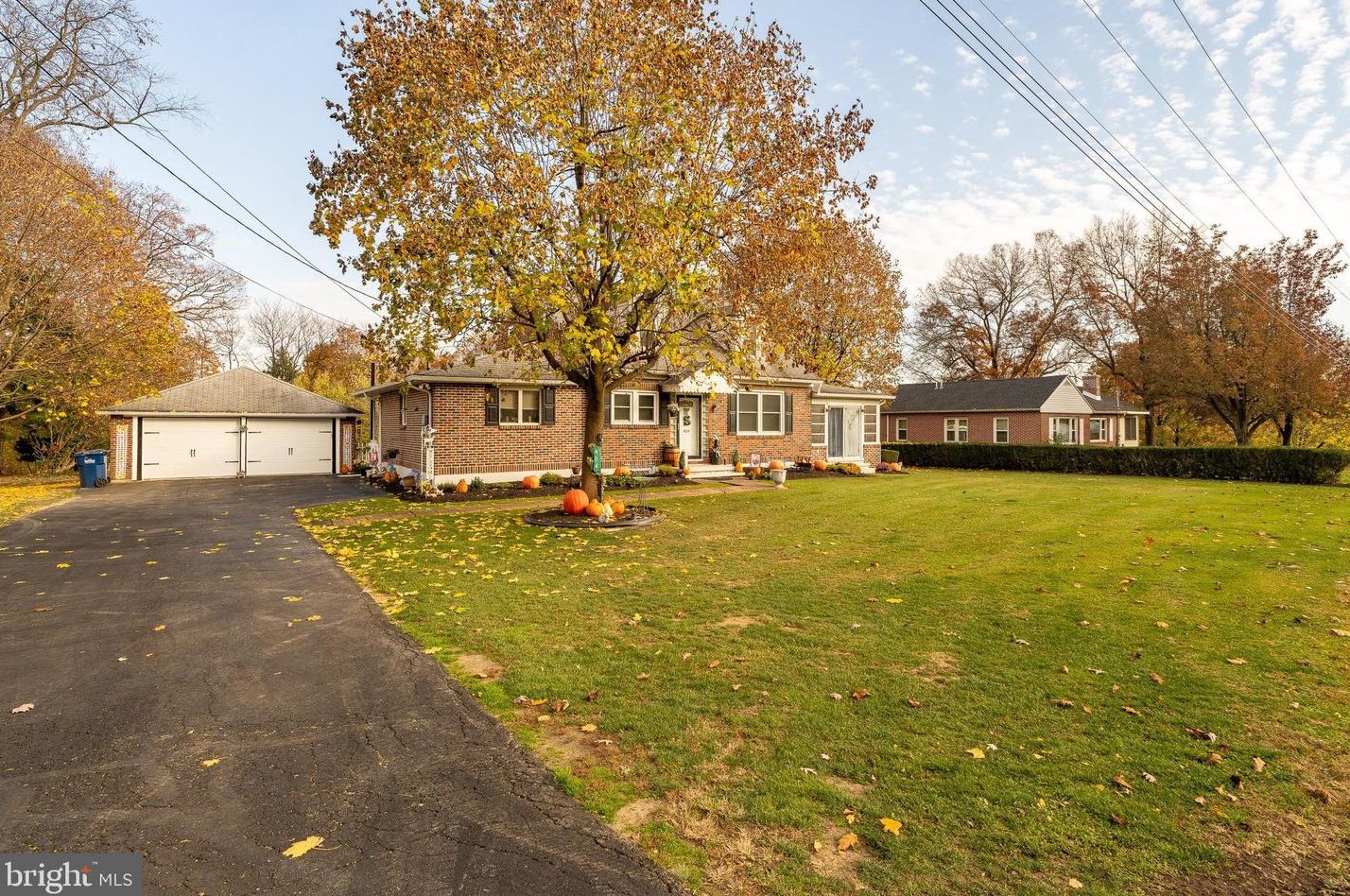 404 Kauffman Rd, Bellegrove, PA 17003