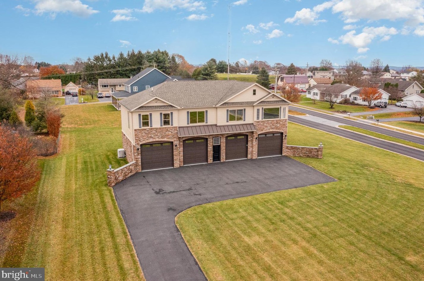 1592 Colonial Cir, Lebanon, PA 17046-1971