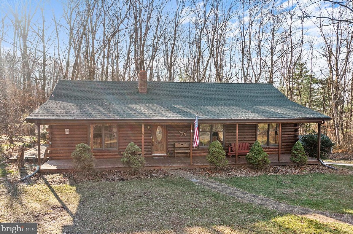 324 Sheep Hill Rd, Stricklerstown, PA 17073-8923