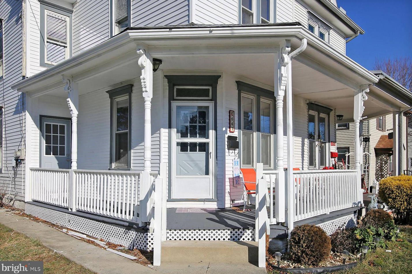 647 Maple St, Bellegrove, PA 17003-1523
