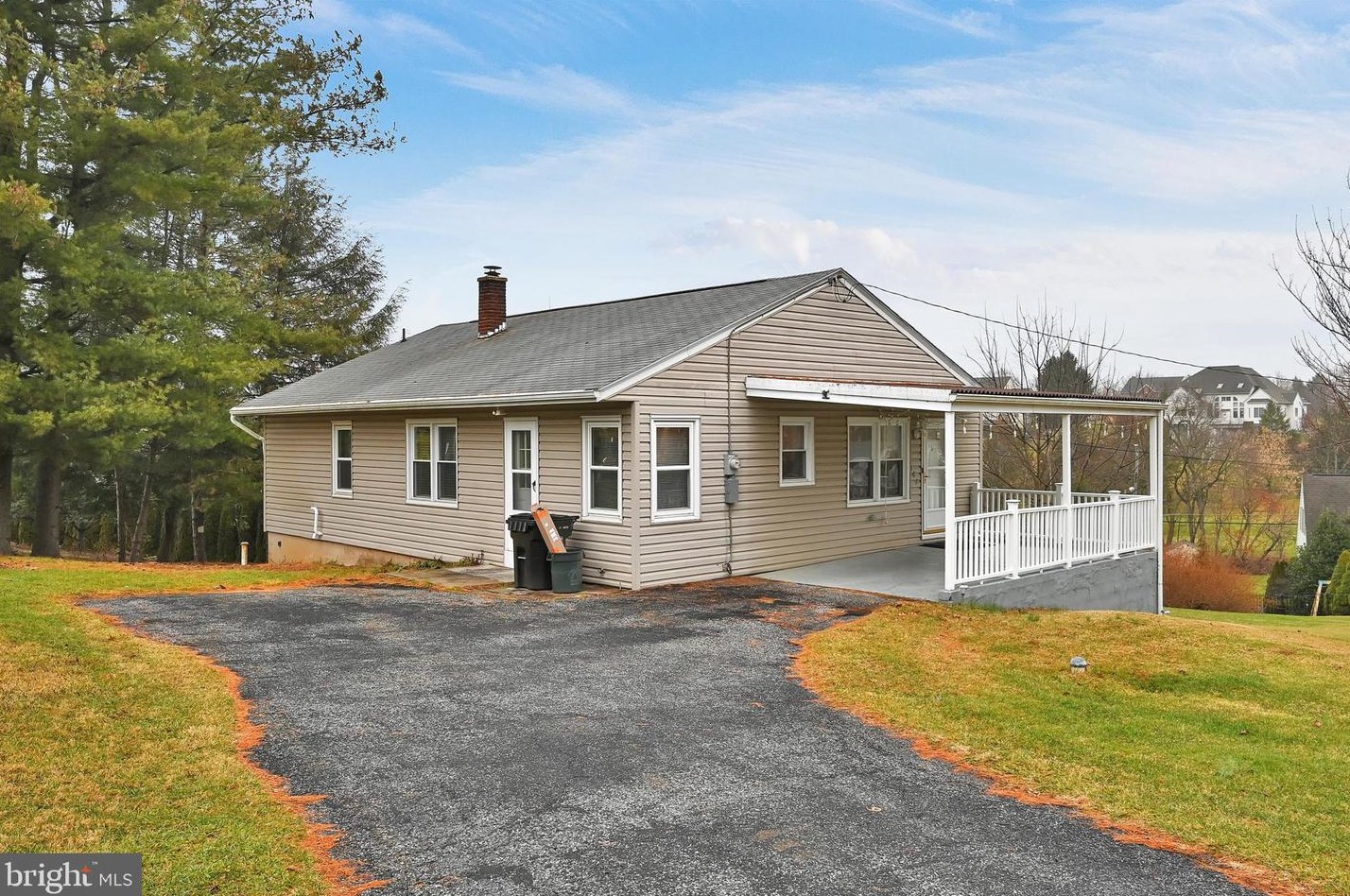 102 Short St, Lebanon, PA 17042-9052