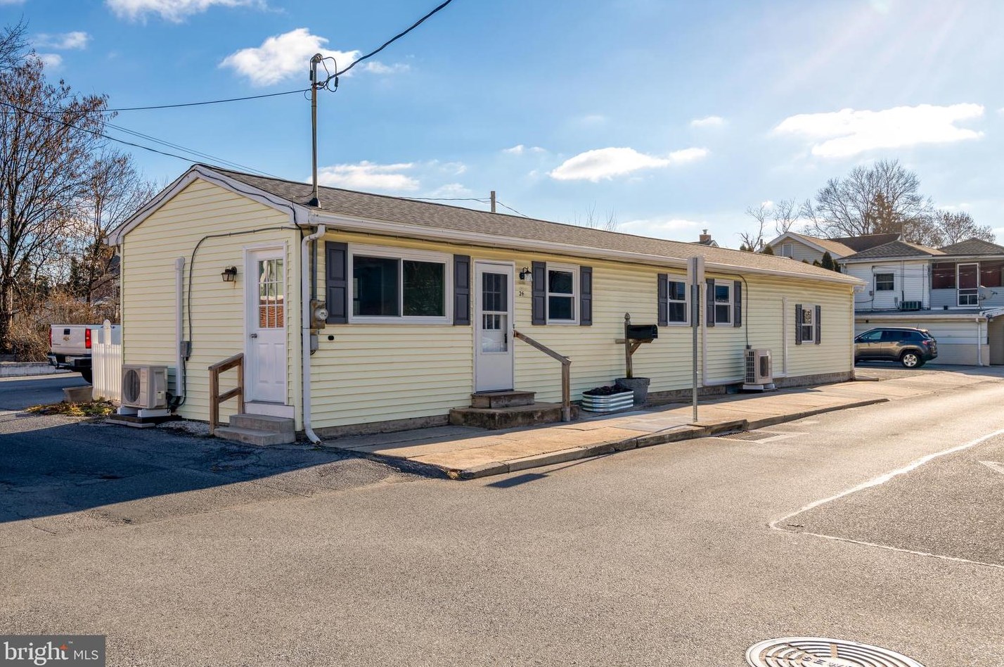 24 Lancaster St, Bellegrove, PA 17003-1316