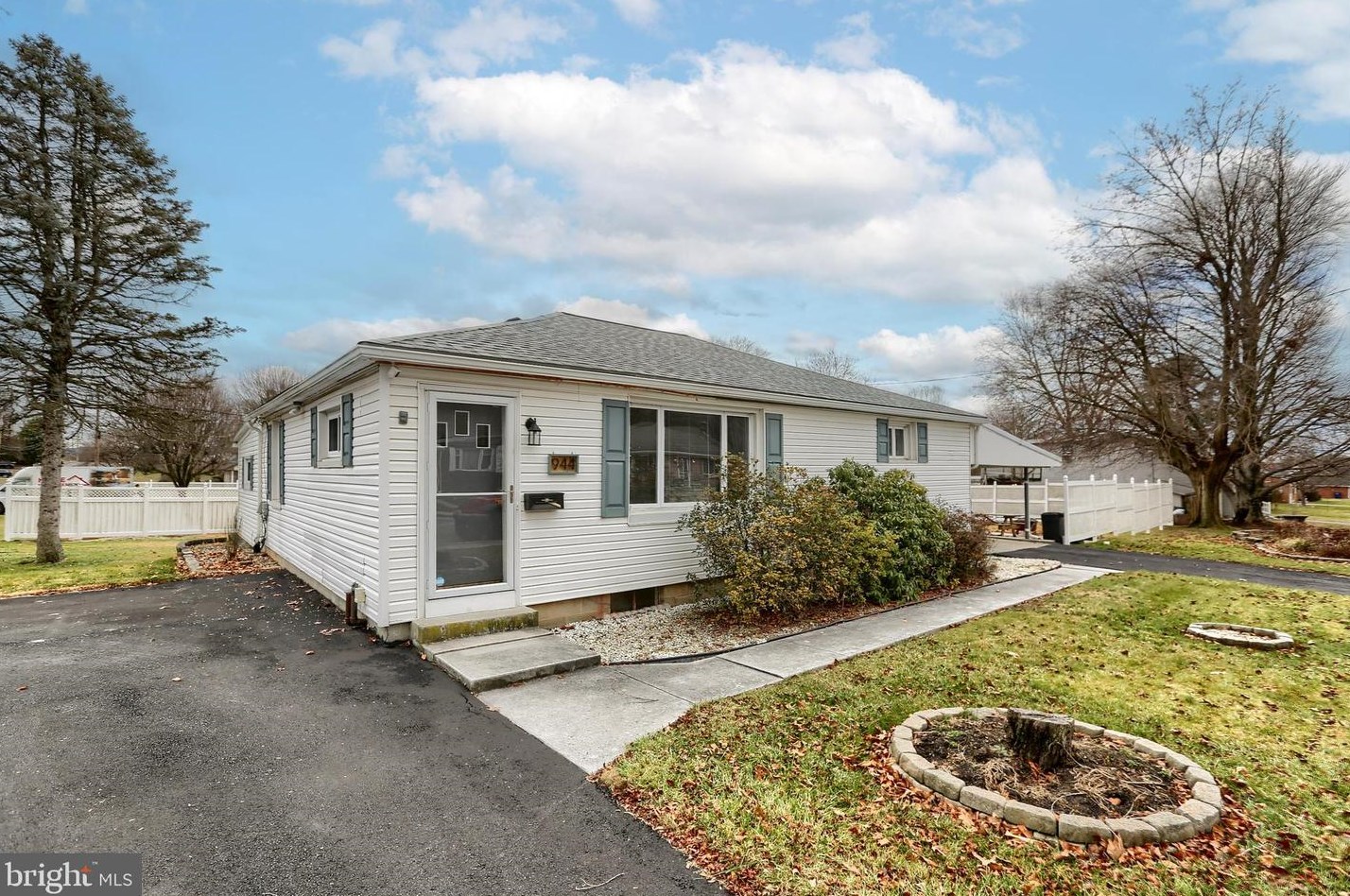 944 York St, Lebanon, PA 17042-7257