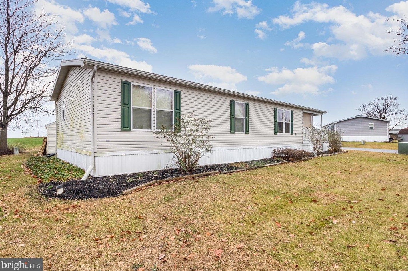 11 Carol Ann Dr, Lebanon, PA 17046-9203