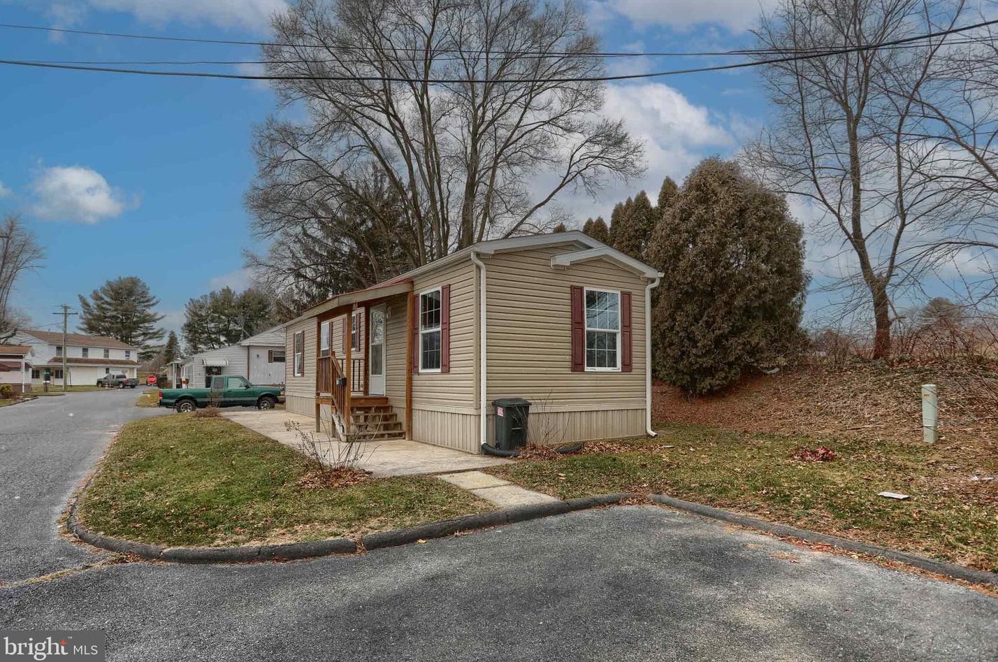 14 Shellie St, Lebanon, PA 17046-3049